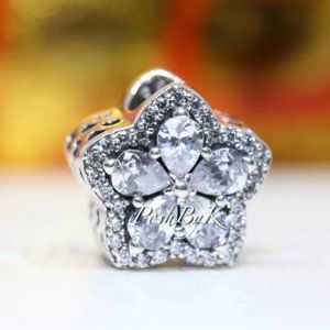 PANDORA Sparkling Snowflake Pavé Charm 799224C01